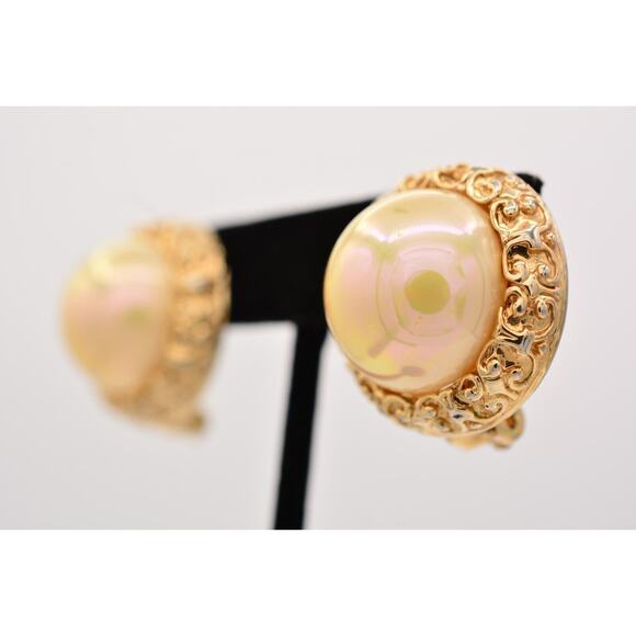 Vintage Clip On Earrings Round Iridescent Pearl Gold Chunky Heavy 1980s BinAE - Picture 2 of 12